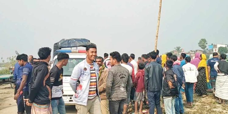 নাটোরে জিয়া খাল দখল নিয়ে দুই গ্রামবাসীর সংঘর্ষ- আহত ৭