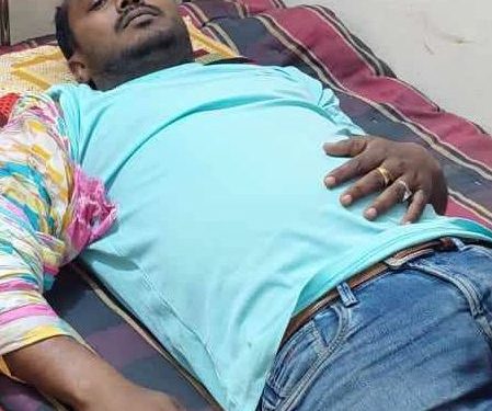 নাটোর জেলা পরিষদের সাবেক প্যানেল চেয়ারম্যান সোহাগকে পিটিয়ে জখম