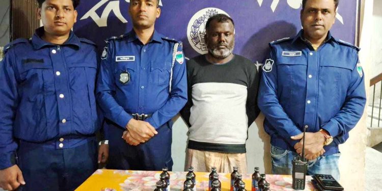 দর্শনায় ২০ বোতল ভারতীয় ফেনসিডিলসহ গ্রেফতার ১