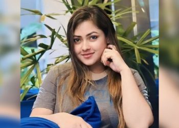 কেন্দ্রীয় আ.লীগ নেত্রী দোলনা ফুলবাড়ী থেকে গ্রেফতার