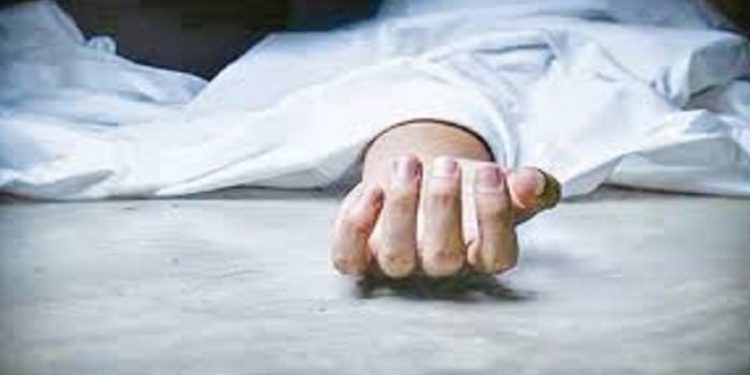 নাটোরের গুরুদাসপুরে ছেলের লাশ দেখে পিতার মৃত্যু -এলাকায় শোকের মাতম