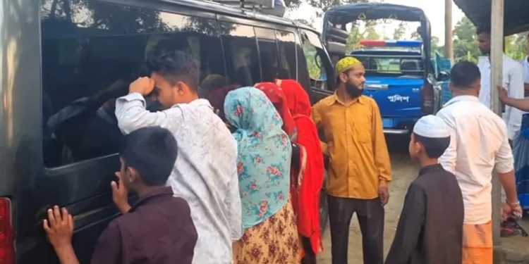 ময়মনসিংহে বাবা-ছেলেকে কুপিয়ে হত্যা