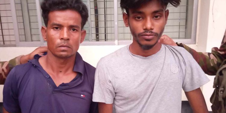নাটোরের বাগাতিপাড়ায় সাংবাদিক পরিবারের সদস্যদের মারধরের অভিযোগে আটক ২